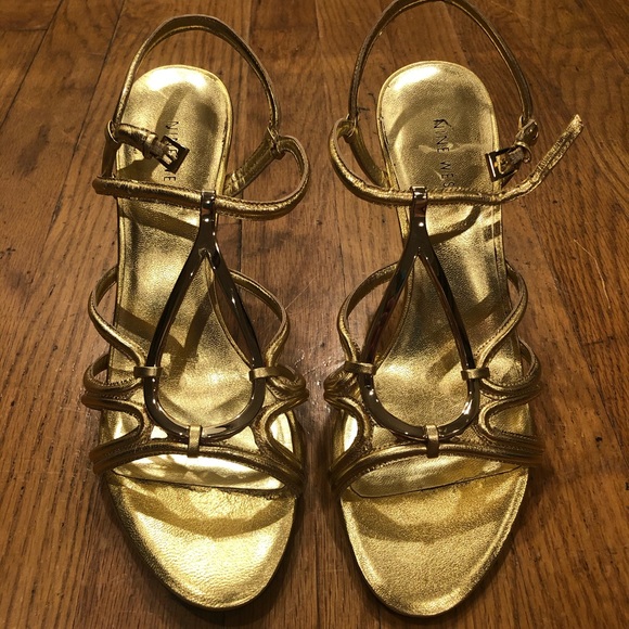 Nine West. Size 8.5. Gold heels. - Picture 2 of 4
